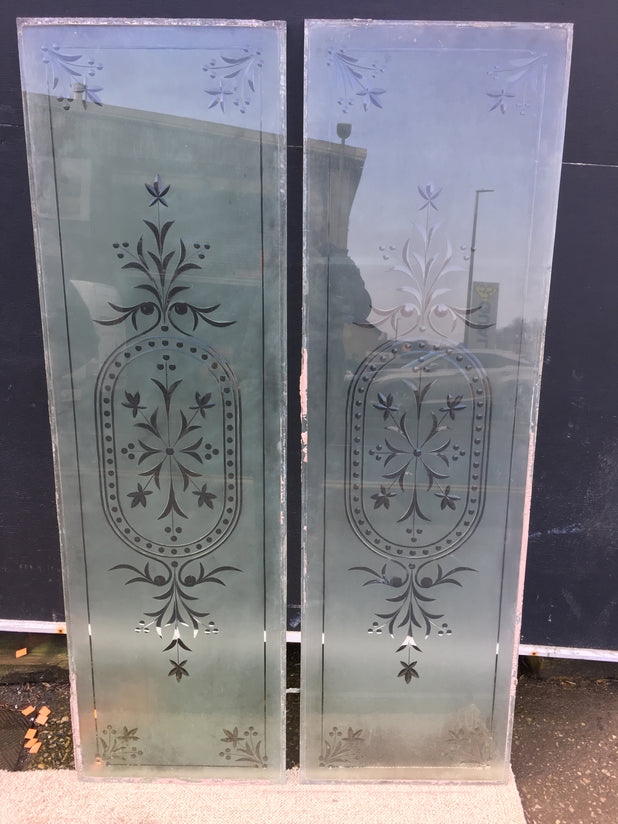 ORIGINAL VICTORIAN ROLLED BRILLIANT CUT ORNATE ETCHED GLASS PANEL