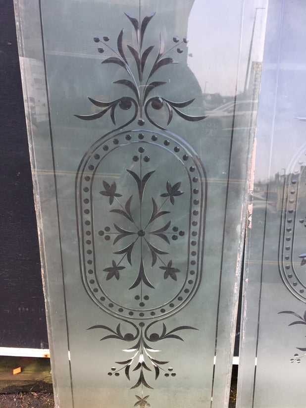 ORIGINAL VICTORIAN ROLLED BRILLIANT CUT ORNATE ETCHED GLASS PANEL