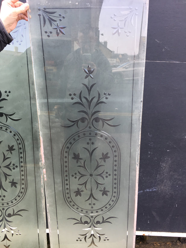 ORIGINAL VICTORIAN ROLLED BRILLIANT CUT ORNATE ETCHED GLASS PANEL