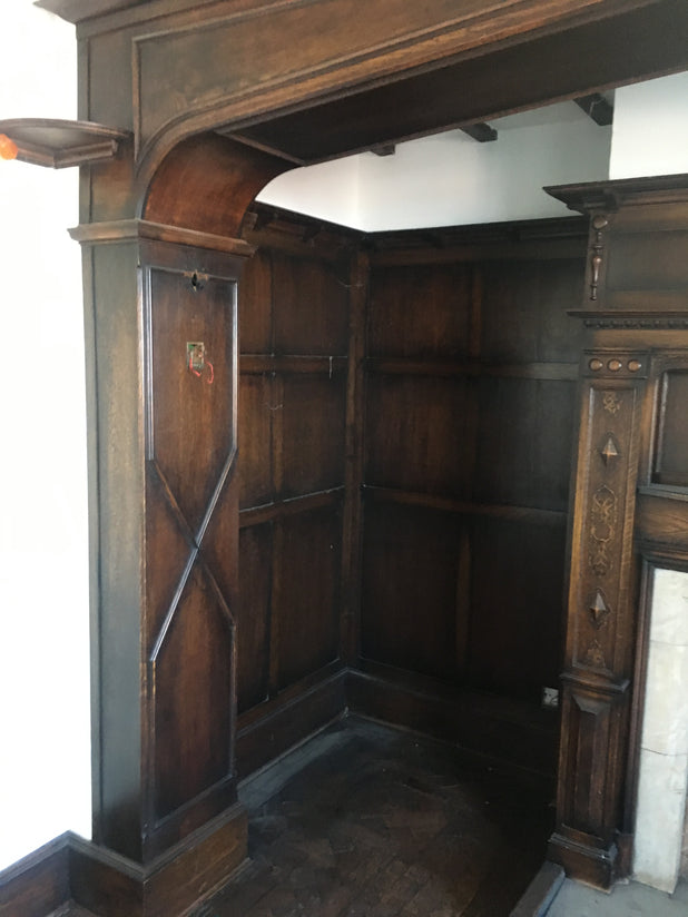 RECLAIMED ANTIQUE OAK ARCHWAY,PANELLING AND FIREPLACE CARVED LIONS HEAD CENTRE PIECE